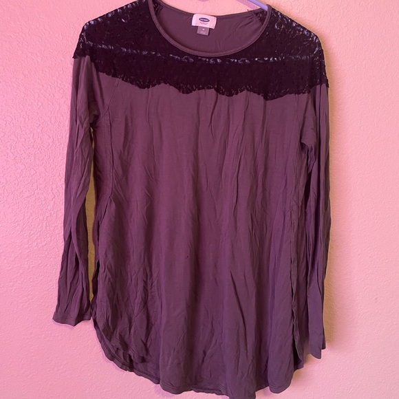 Old Navy Women’s Shirt - Picture 1 of 2